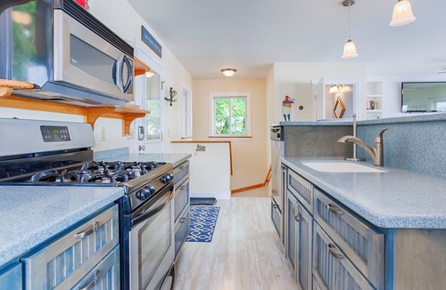 Town of Jerusalem House | Wake and Lake: "Right Along Keuka Lake Wine Trail!"
