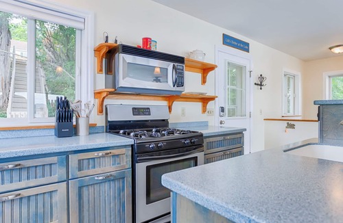 Town of Jerusalem House | Wake and Lake: "Right Along Keuka Lake Wine Trail!"