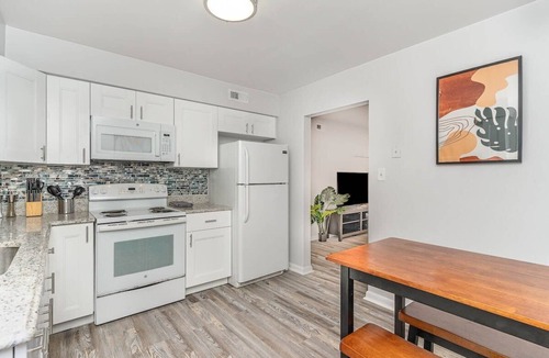 Northeast Virginia Beach House | Wake Forest Bungalow - Suite B