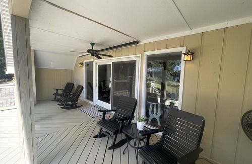 Milledgeville House | Wake n’ Lake