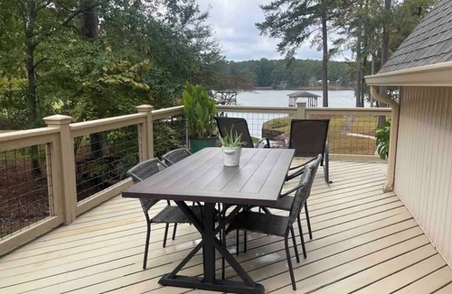 Milledgeville House | Wake n’ Lake