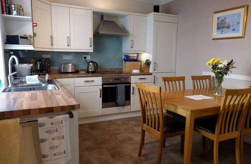 Banff Cottage | Wake to Waves and Panoramic Sea Views