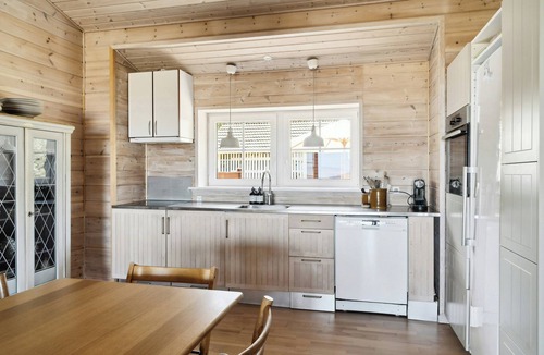Kalundborg House | Wake to waves with sea as a neighbour