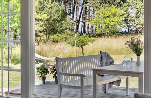 Kalundborg House | Wake to waves with sea as a neighbour