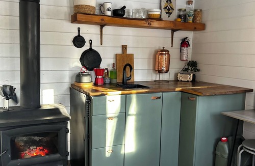 Killaloe Cabin | Wake Up Slow Wood fire, forest sauna & silence