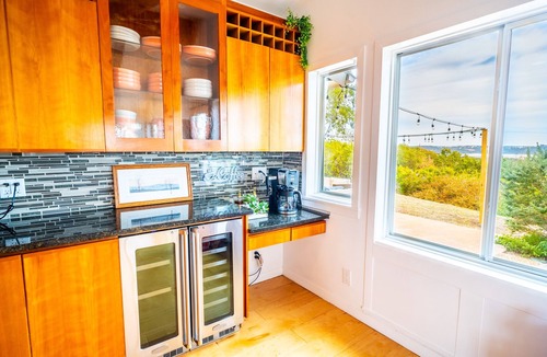 McNeil House | Wake up to Lakeview Bliss:Sunrise & Serenity Await