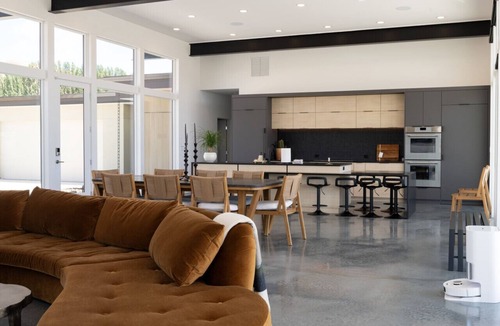 Benton City House | Wake up to vineyard views