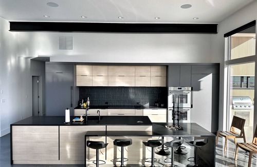 Benton City House | Wake up to vineyard views