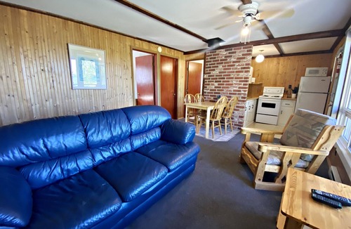 Falcon Lake Cabin | Wake up to waves at "Just Beachy"