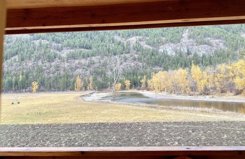 Curlew House | Wake up to Wild Life, River & Mountain View !