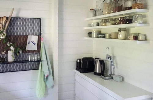 Sklskr House | Wake up with water views from Omø