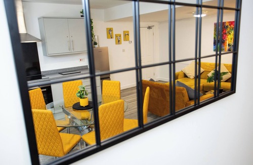 Wakefield Apartment | Wakefield 4 Bed apartment