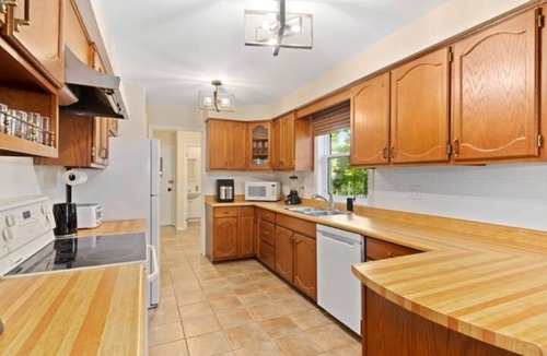 Kettle Point 44 Cottage | Wakefield Cottage - Steps from the Beach!