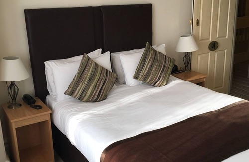 Lofthouse Hotel | Wakefield Limes Lodge