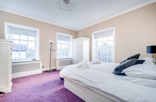 Wakefield House | Wakefield Town House