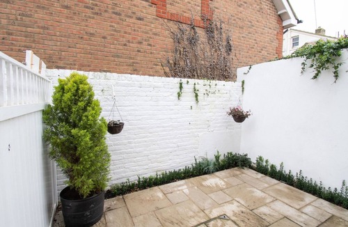 Worthing House | Wakeford Cottage