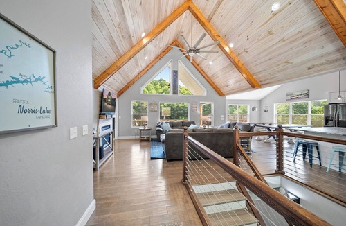 La Follette House | Waker's Paradise: Lakefront,9br/8.5ba, Private Dock,Hot Tub,Gameroom,Sleeps 32