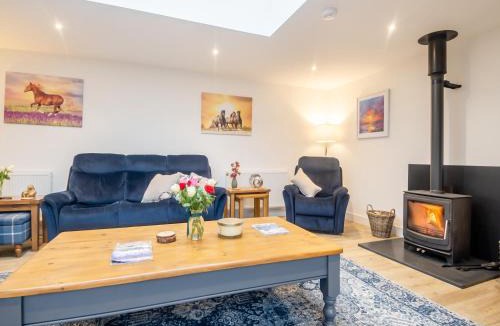 Diss House | Walcot House Stables