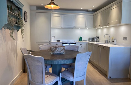 Bath House | Walcot Yard gated mews with parking, Central Bath