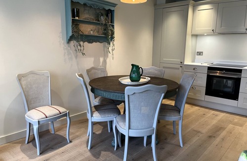 Bath House | Walcot Yard gated mews with parking, Central Bath