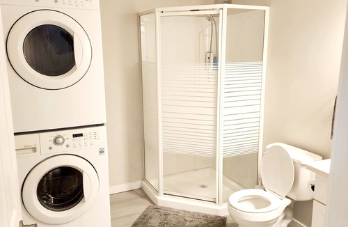 Southeast Calgary House | Walden Mount 1 Bedroom - Suite