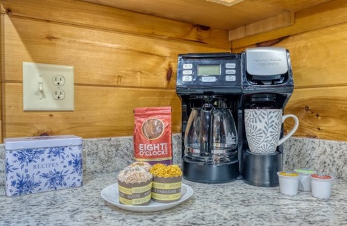 Aska Cabin | Waldhaus- Great Deal! View, Pet Friendly, Hot Tub