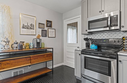 South Kansas City House | Waldo Ranch With Garage & Fenced in Yard!