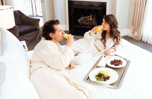 Rush and Division Hotel | Waldorf Astoria Chicago