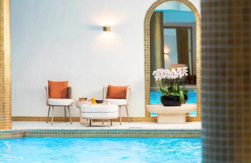 Notre-Dame Hotel | Waldorf Astoria Versailles - Trianon Palace