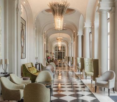 Notre-Dame Hotel | Waldorf Astoria Versailles - Trianon Palace