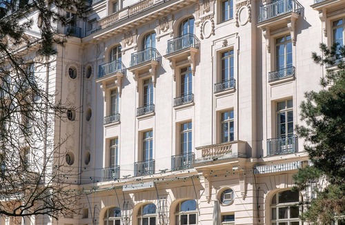Notre-Dame Hotel | Waldorf Astoria Versailles - Trianon Palace