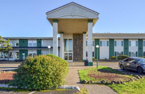 Bayshore Hotel | Waldport Bayfront Hotel & Restaurant