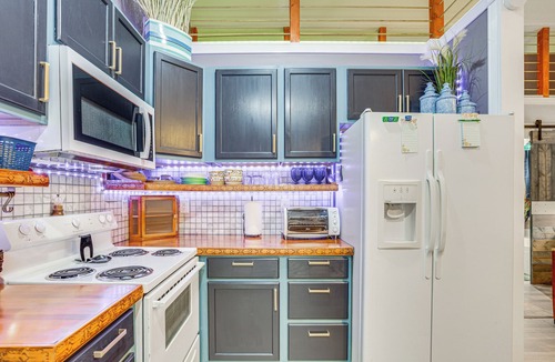 Waleska Apartment | Waleska Loft: Stocked Kitchen