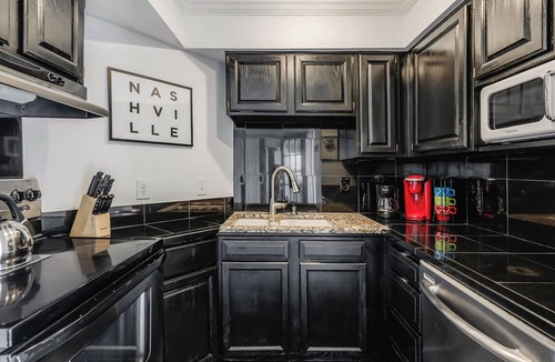 Rutledge Hill Condo | Walk 2 Bars! Free Parking! #604