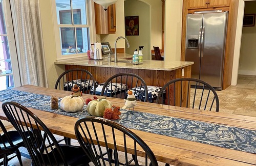 Fredericksburg House | Walk 2 blocks to Historic Downtown FBG. Heritage German Style 3 Bedroom Home.