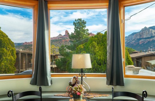 Uptown Sedona Apartment | Walk a Block to Uptown, to the main shops, tours, restaurants.