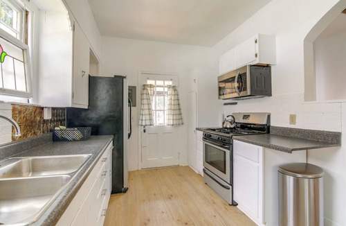 Clarksdale House | Walk Downtown: Home w/Yard in Clarksdale