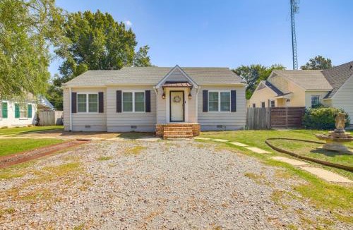 Clarksdale House | Walk Downtown: Home w/Yard in Clarksdale