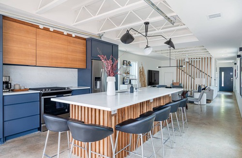 East Cesar Chavez House | Walk Downtown & Live in Modern Luxury