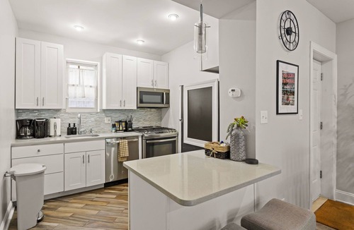 Pennsport House | Walk Everywhere, Comfortable Park-Front Escape w/Free Parking!