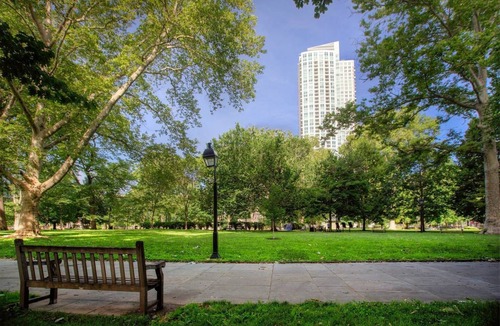 Pennsport House | Walk Everywhere, Comfortable Park-Front Escape w/Free Parking!