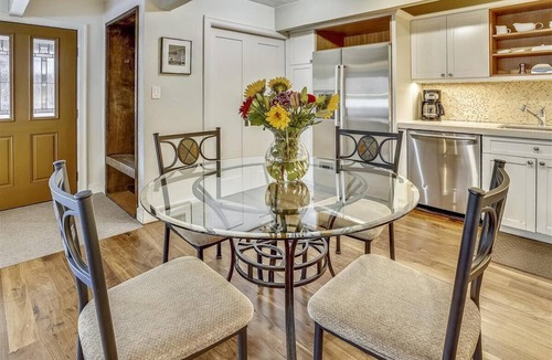 Downtown Condo | Walk Everywhere! Deluxe Downtown Condo w/Hot Tub