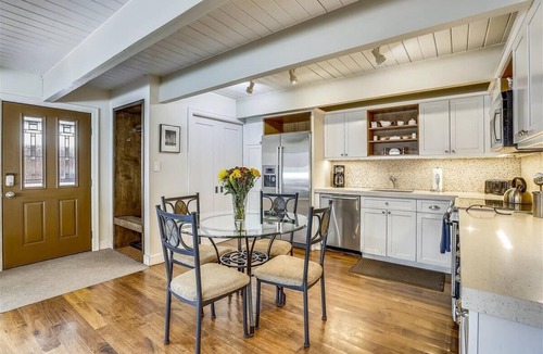 Downtown Condo | Walk Everywhere! Deluxe Downtown Condo w/Hot Tub