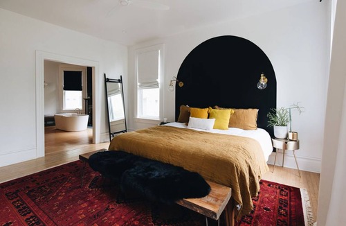 Cherokee Triangle House | Walk everywhere from this Modern Victorian