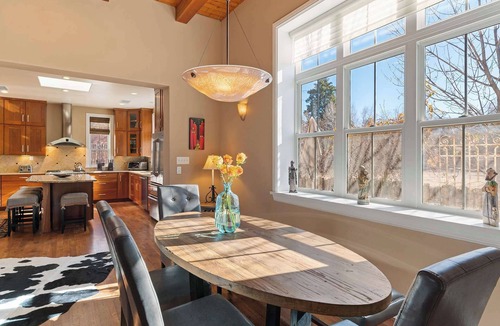 South Capitol House | Walk Everywhere, Inviting Patio, Hot Tub