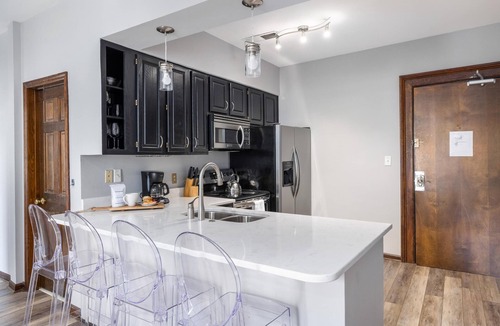 Downtown Charleston Apartment | Walk Everywhere! Near Marion Square & King Street's Best Restaurants + Shops