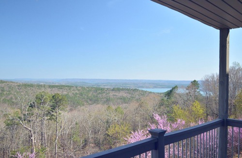 Fairfield Bay Condo | Walk in, 2 bed 2 bath Condo, Pool access, Tennis courts, and Close to Marina.