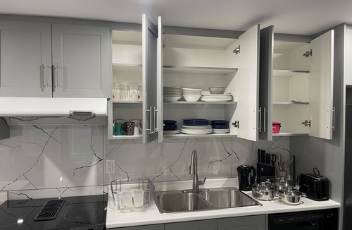 Thorold House | walk-in Basement - in suite Niagara falls