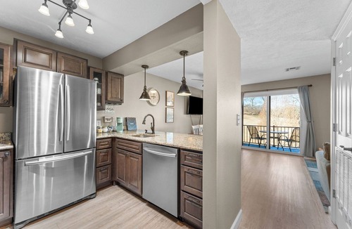 Table Rock Condo | Walk-In Pointe Royale Condo - Golf Course View - Pools, Hot Tub & Near Clubhouse