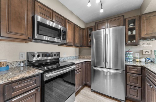 Table Rock Condo | Walk-In Pointe Royale Condo - Golf Course View - Pools, Hot Tub & Near Clubhouse